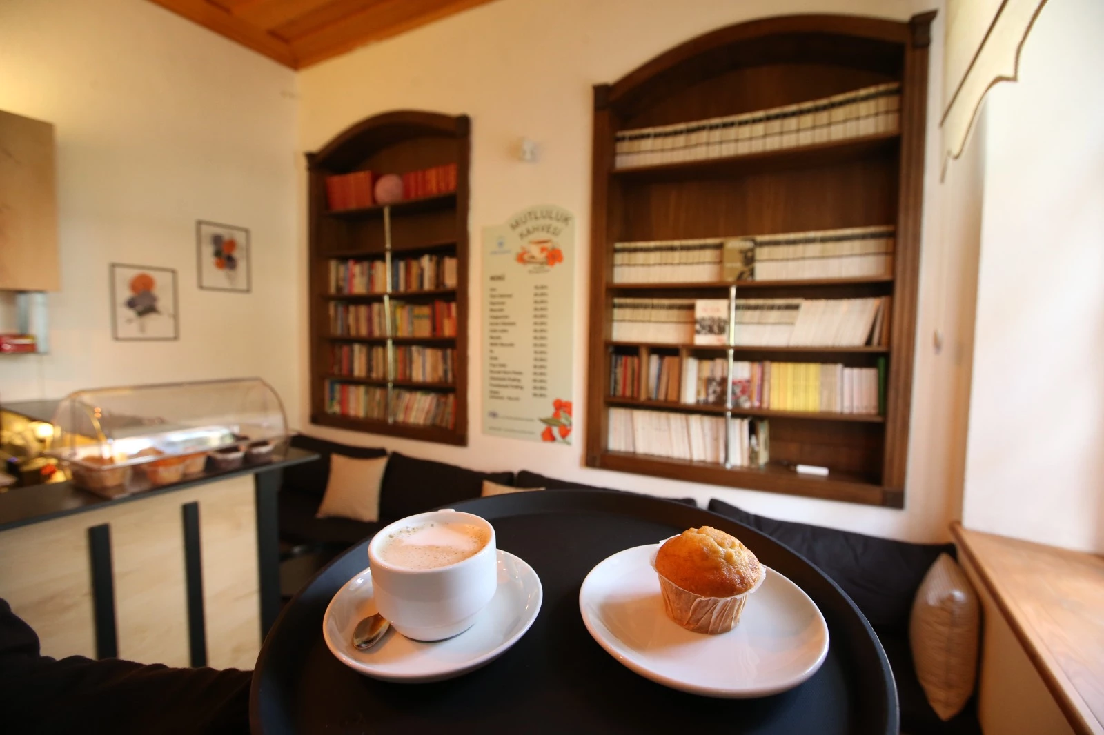 Mutluluk Kahvesi Adile Naşit Parkı